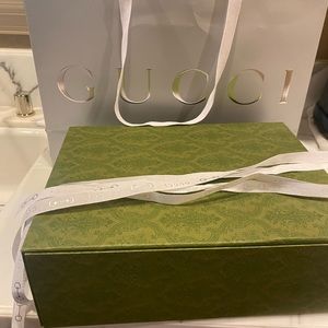 Gucci empty box green five pieces, box magnet, bag , paper and ribbon